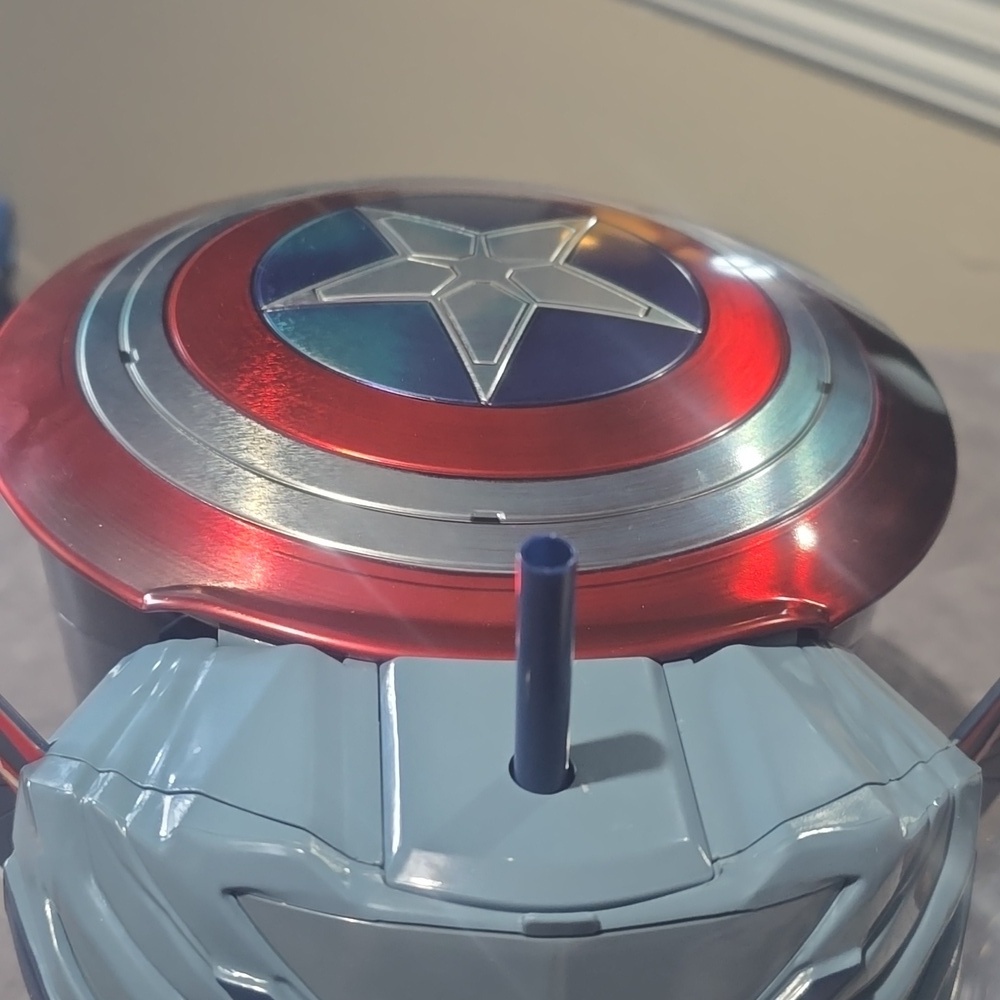 CAPTAIN AMERICA SHIELD POPCORN - Picture 3 of 5